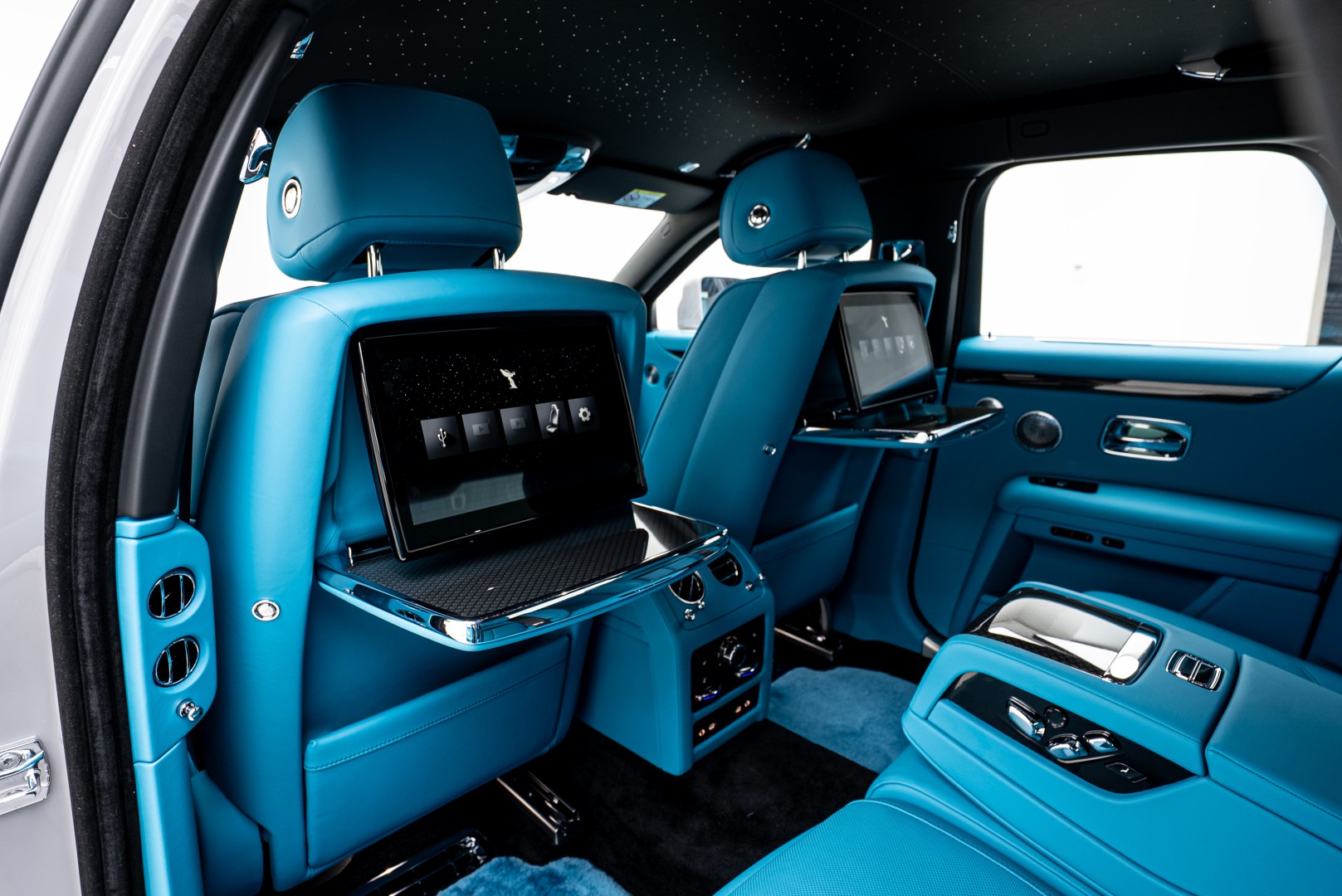 2026 ROLLS ROYCE GHOST | BLACK BADGE | GCC | FULL OPTION